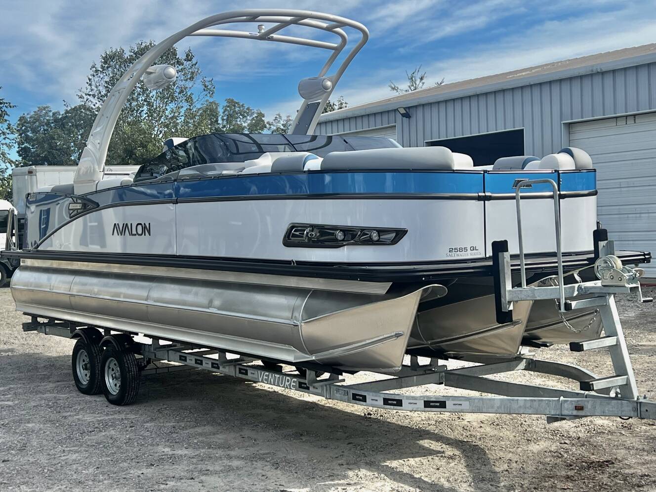 A photo of this 2026 Avalon Catalina 25' Quad Lounge Windshield Triple-Toon