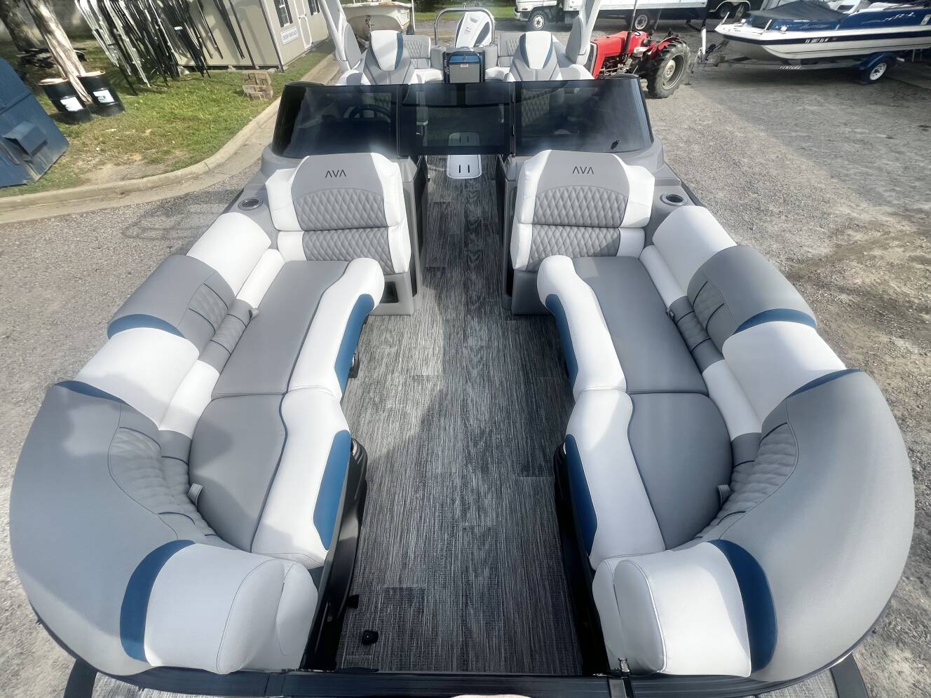A photo of this 2026 Avalon Catalina 25' Quad Lounge Windshield Triple-Toon