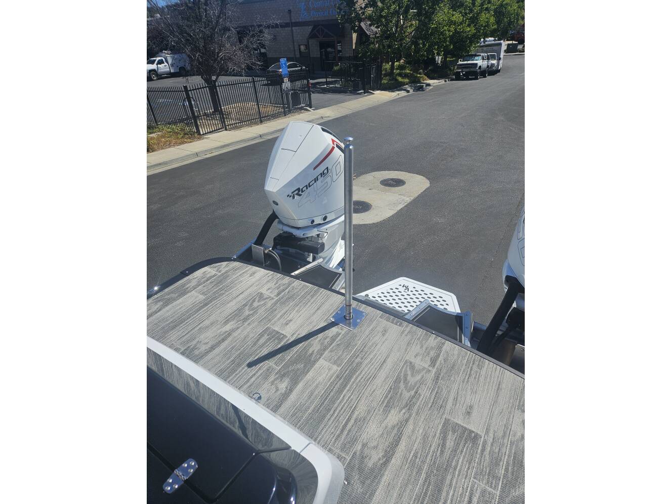 A photo of this 2025 Avalon Excalibur Elite Windshield 27FT