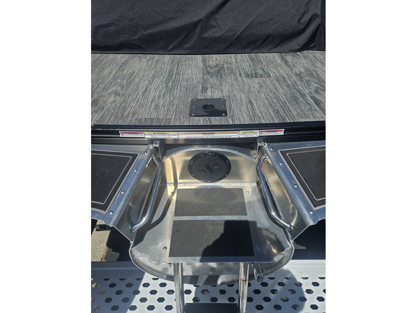 A photo of this 2025 Avalon Excalibur Elite Windshield 27FT
