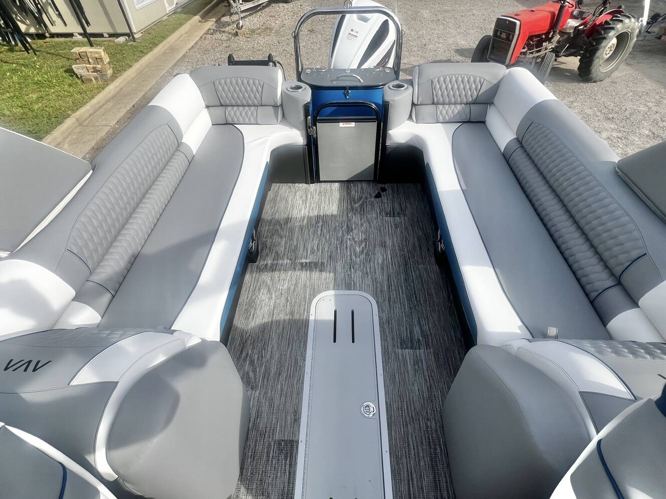 A photo of this 2026 Avalon Catalina 25' Quad Lounge Windshield Triple-Toon