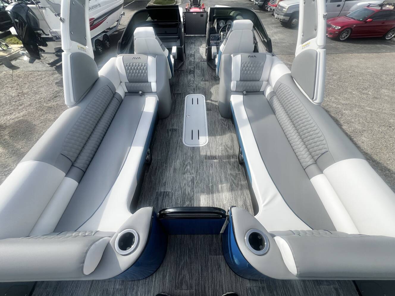 A photo of this 2026 Avalon Catalina 25' Quad Lounge Windshield Triple-Toon