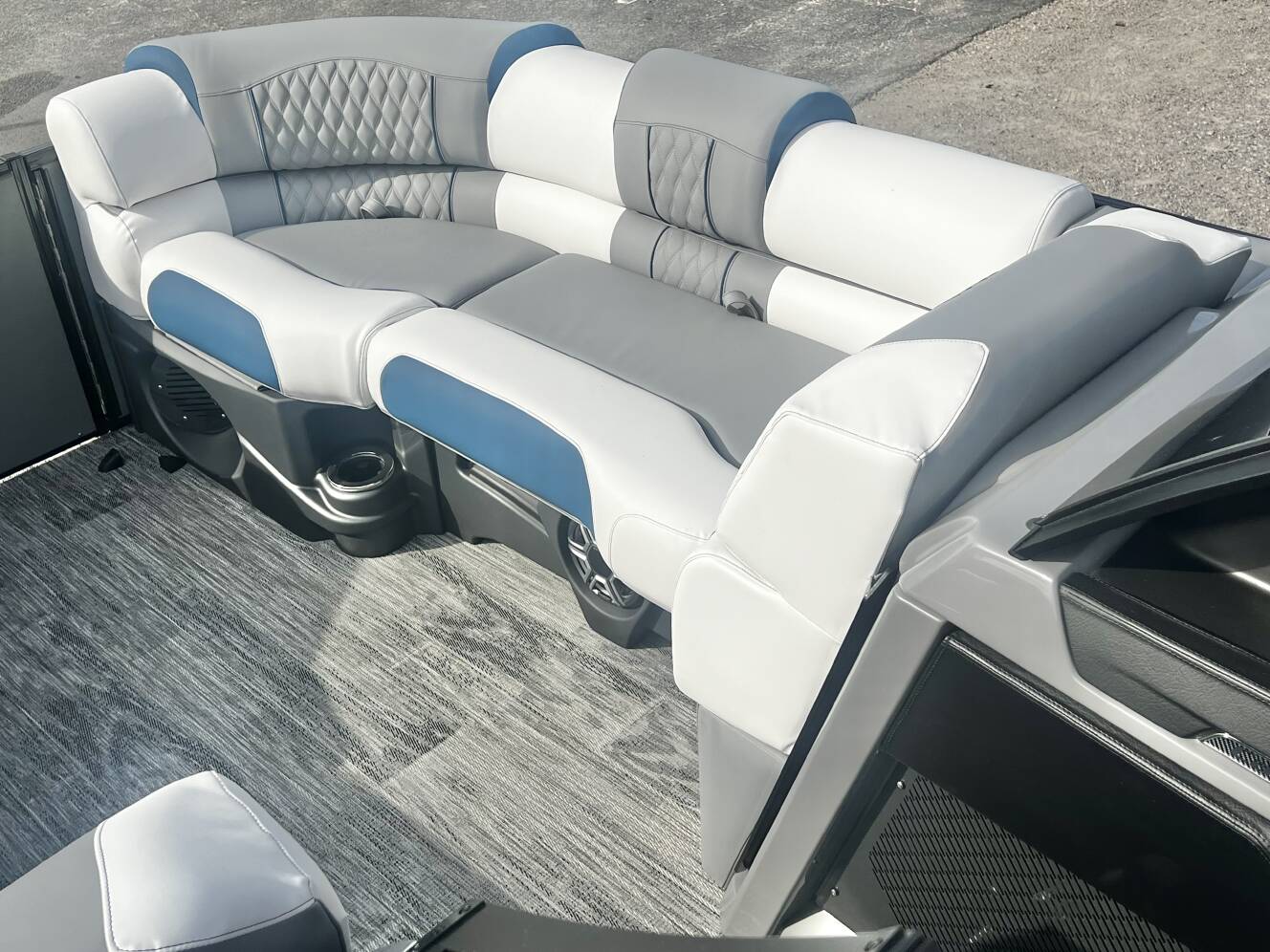 A photo of this 2026 Avalon Catalina 25' Quad Lounge Windshield Triple-Toon