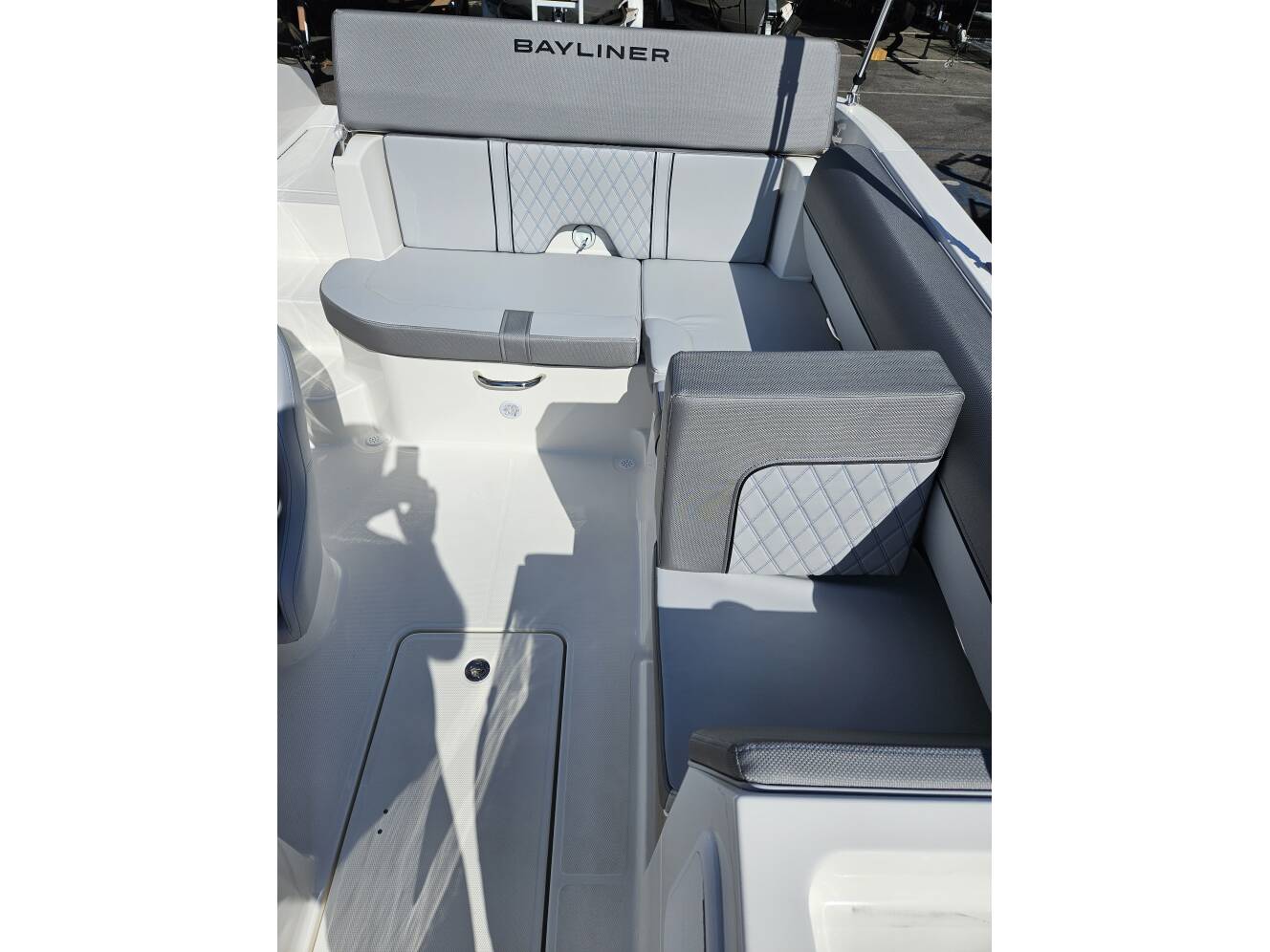 A photo of this 2024 Bayliner DX2050