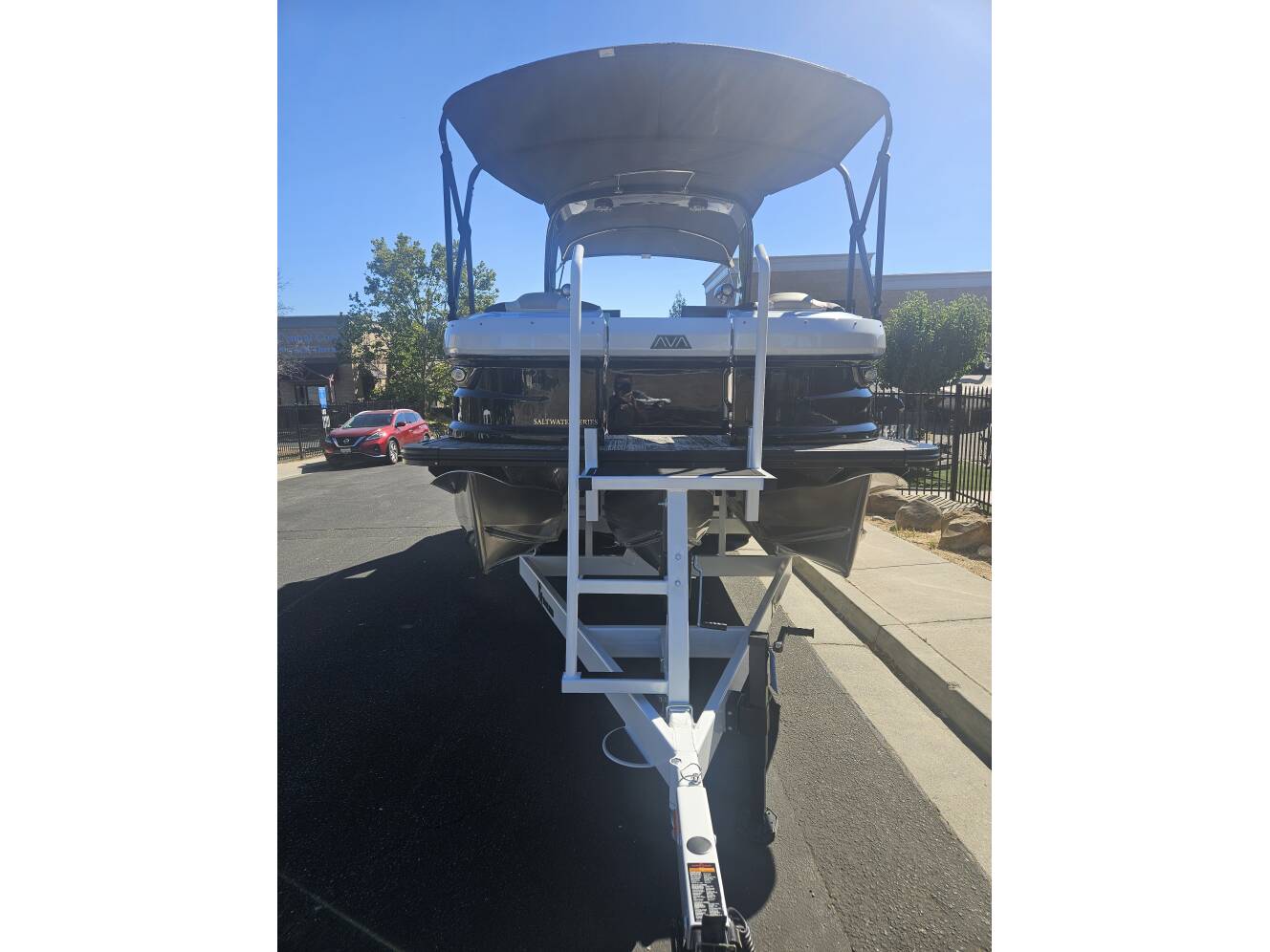 A photo of this 2025 Avalon Excalibur Elite Windshield 27FT