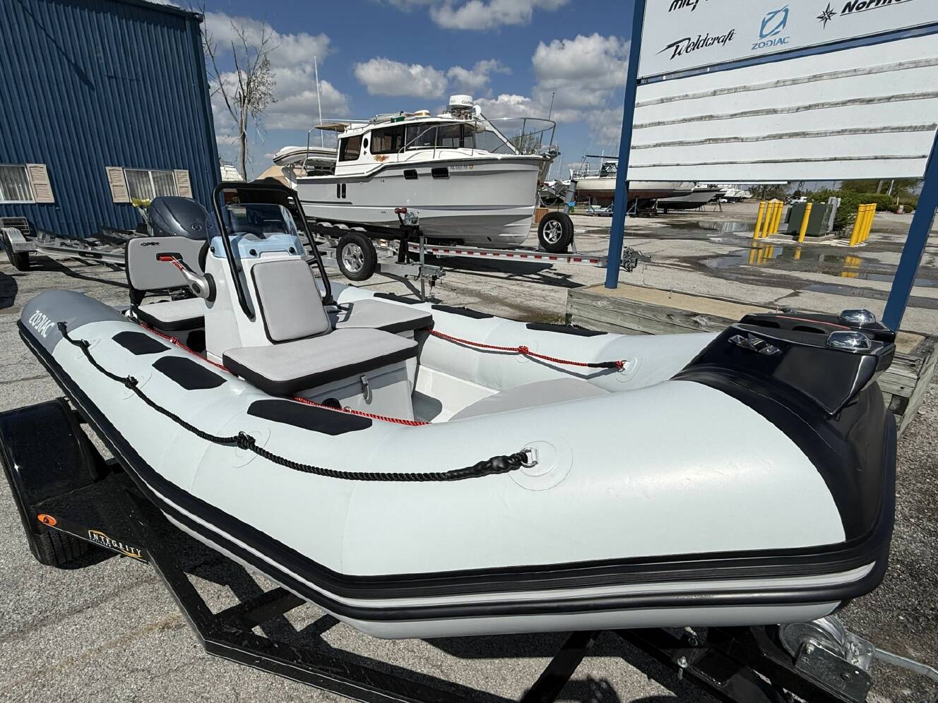 A photo of this 2026 Zodiac Open 4.2 NEO F50