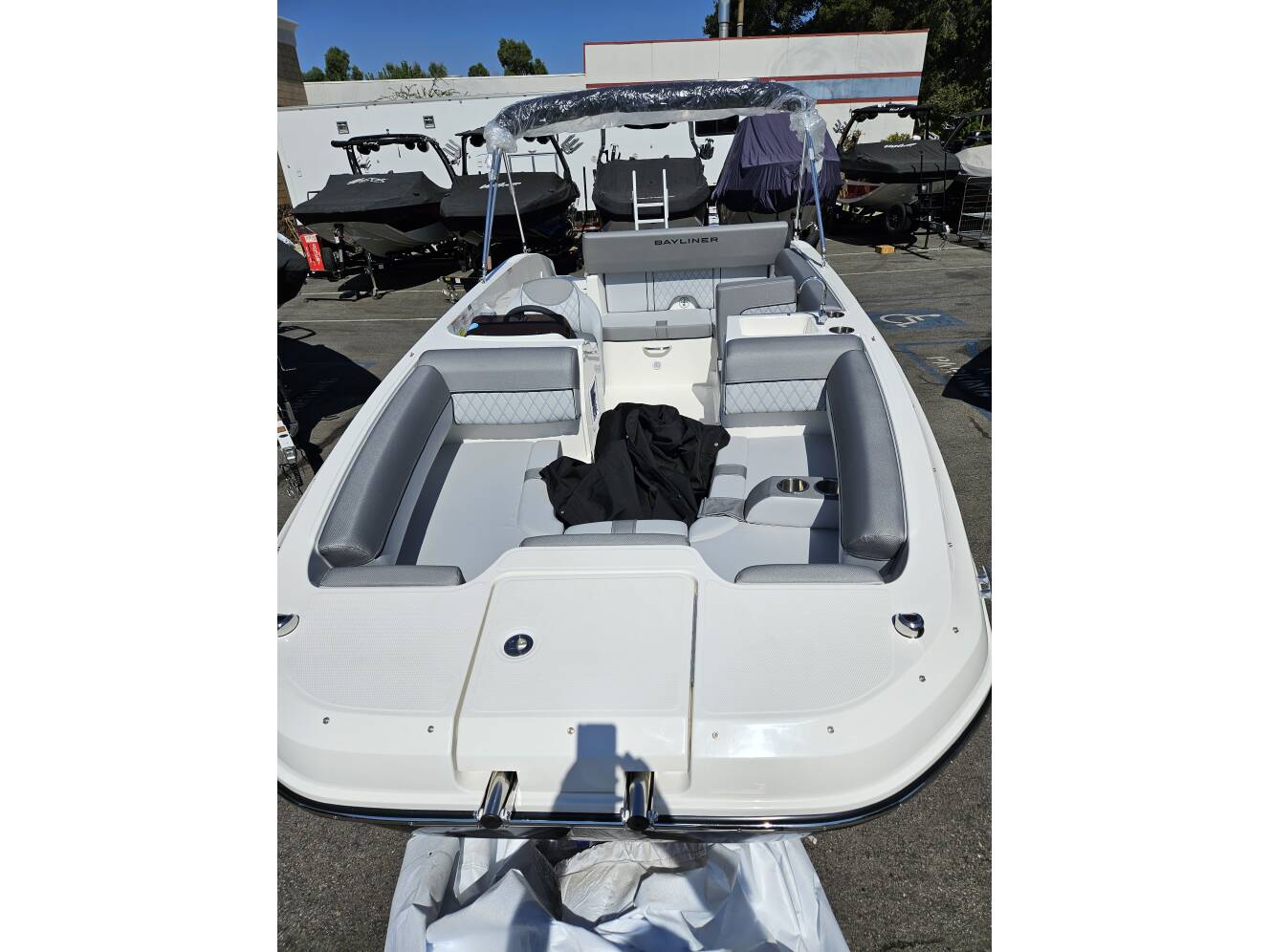 A photo of this 2024 Bayliner DX2050