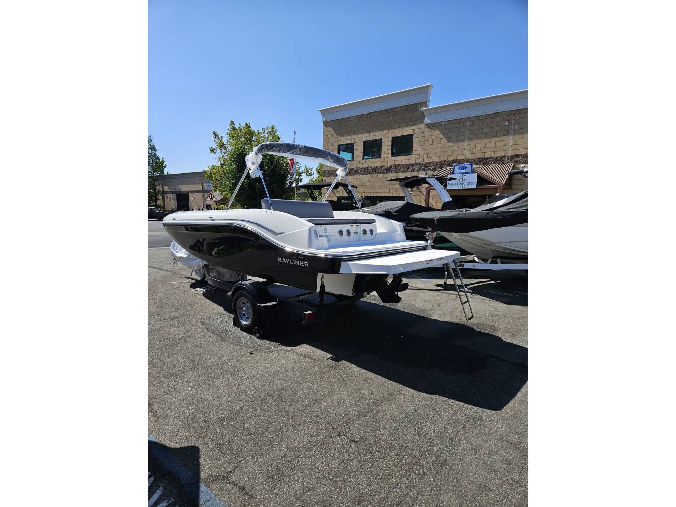 A photo of this 2024 Bayliner DX2050