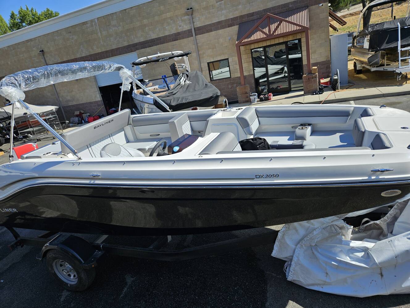 A photo of this 2024 Bayliner DX2050
