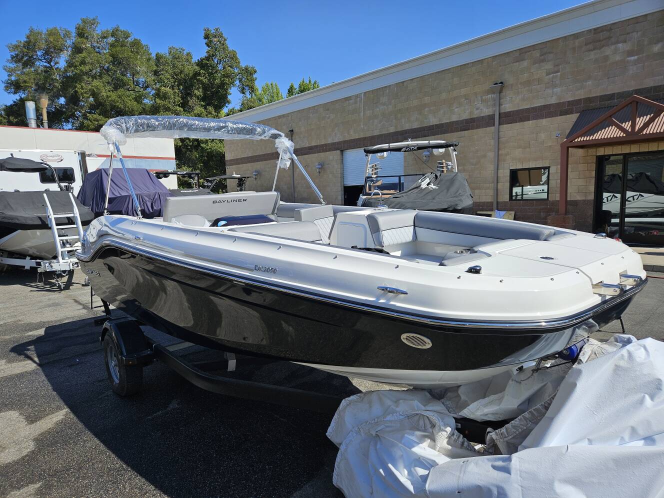 A photo of this 2024 Bayliner DX2050