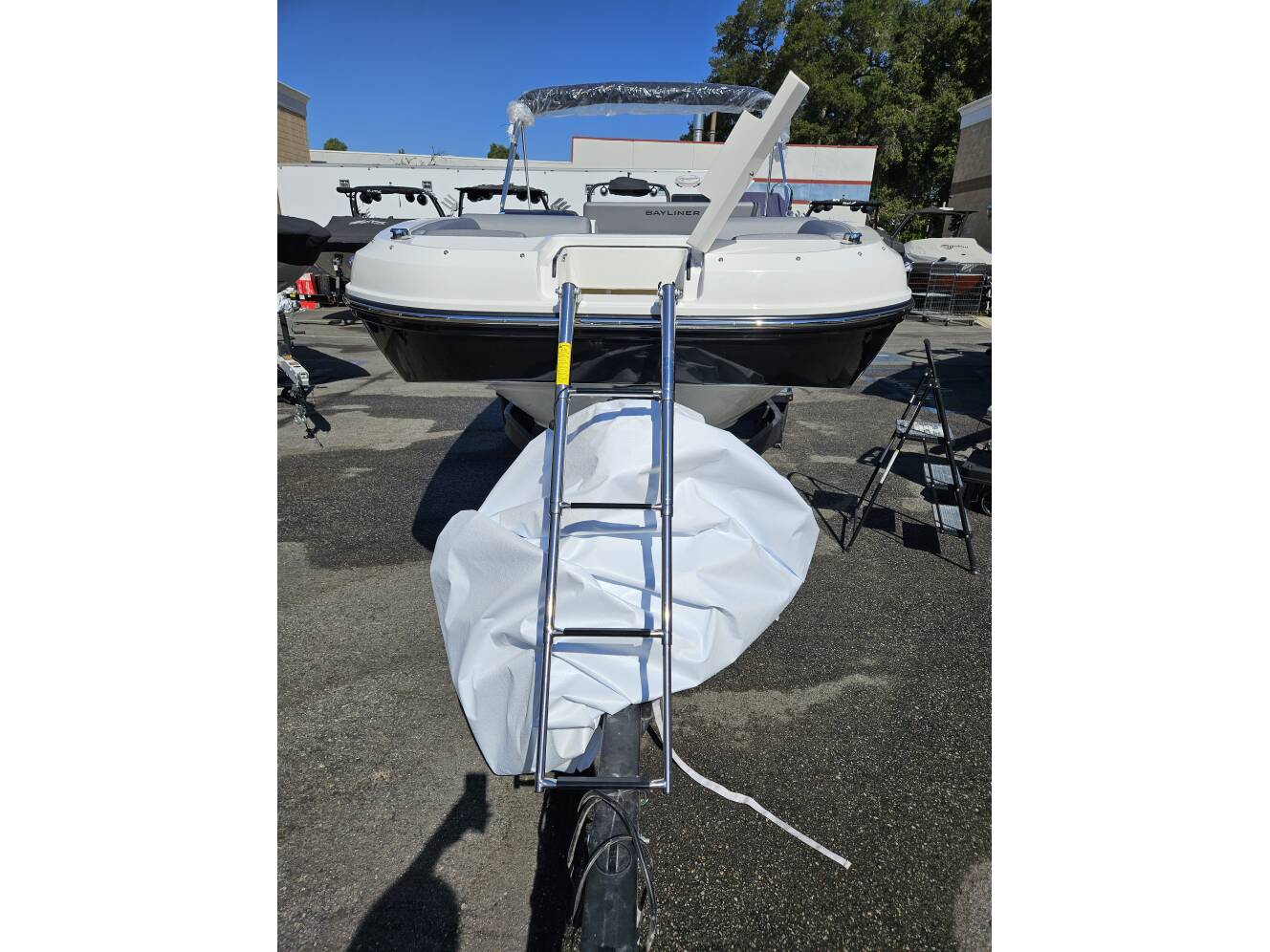 A photo of this 2024 Bayliner DX2050