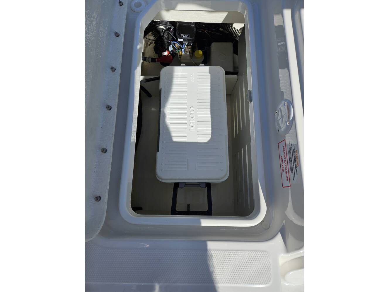 A photo of this 2024 Bayliner DX2050