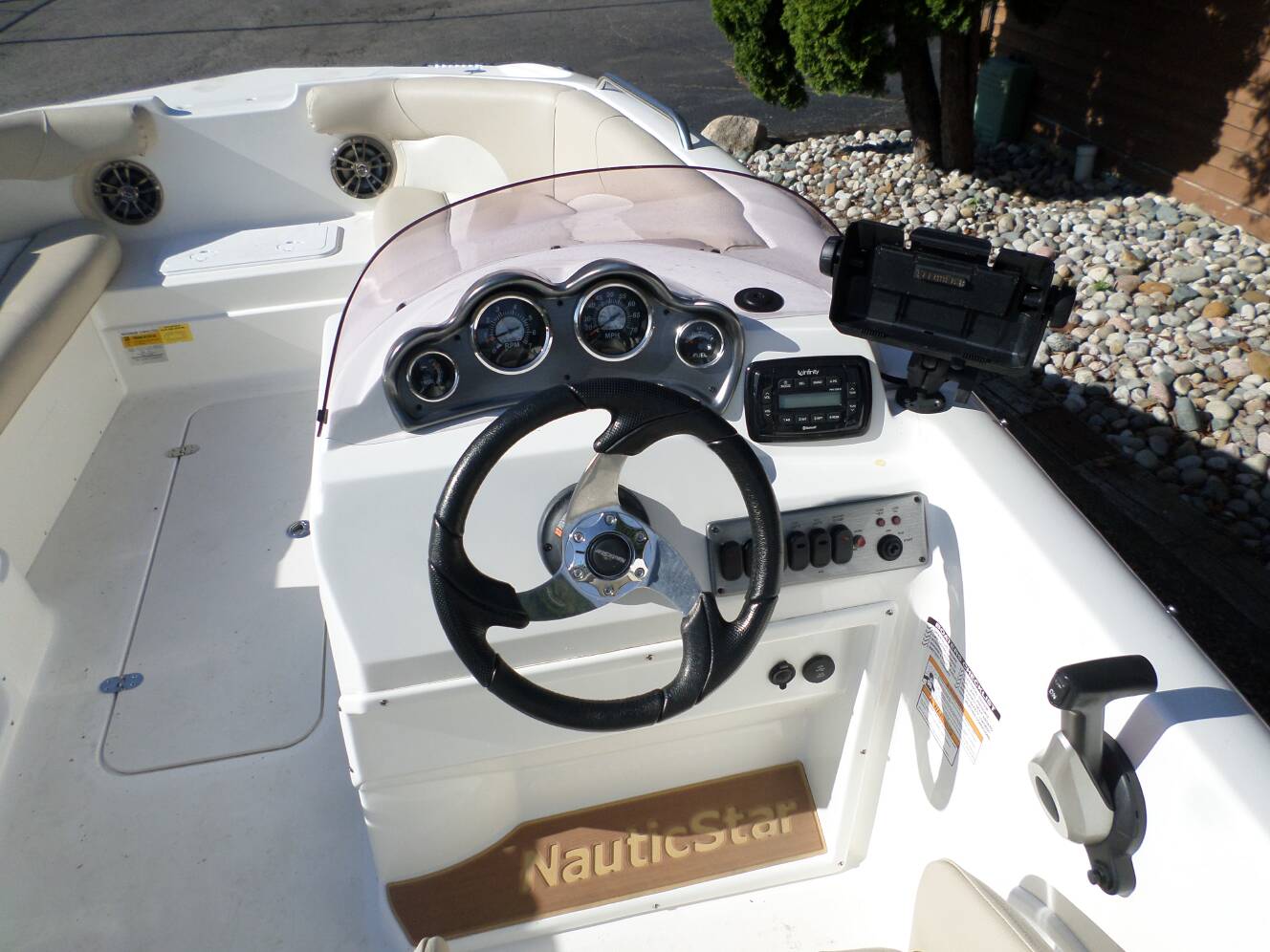 A photo of this 2019 Nauticstar 203 SC