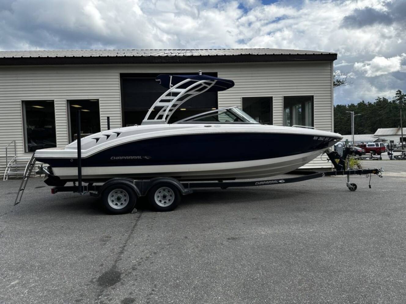 A photo of this 2022 Chaparral 23 SSI