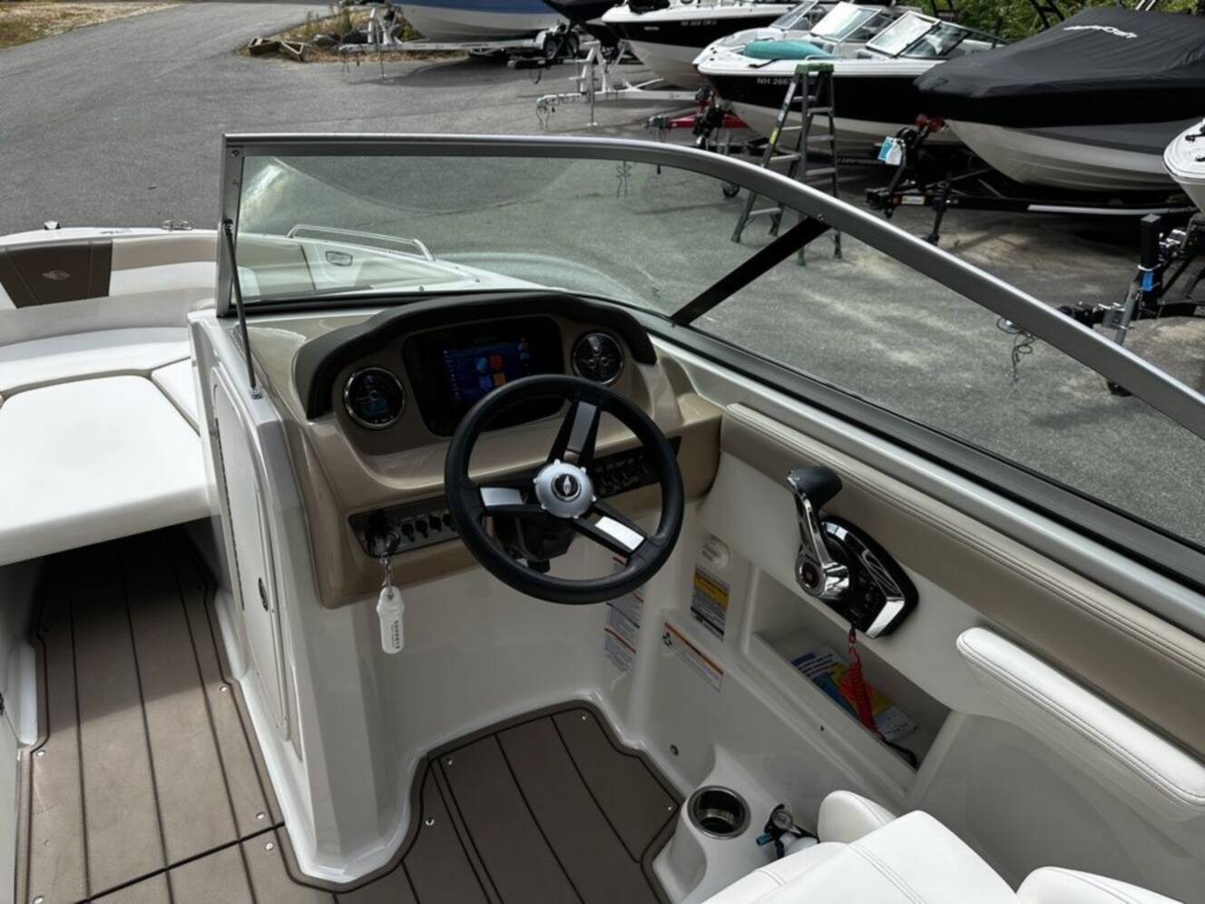 A photo of this 2022 Chaparral 23 SSI
