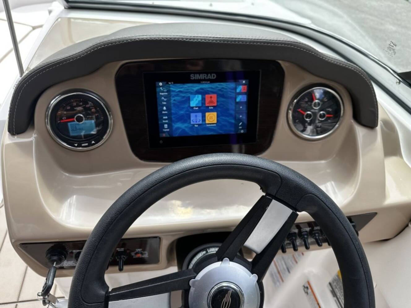 A photo of this 2022 Chaparral 23 SSI