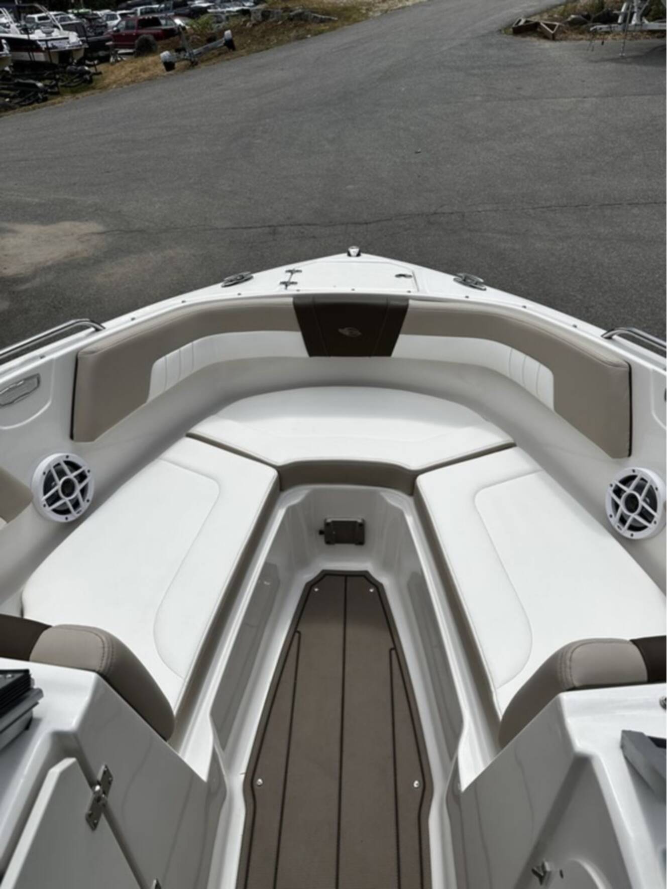 A photo of this 2022 Chaparral 23 SSI