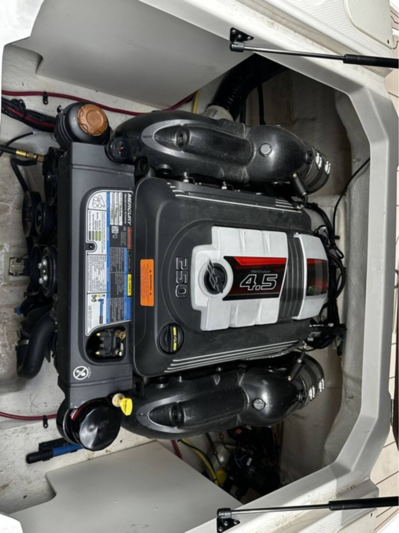 A photo of this 2022 Chaparral 23 SSI