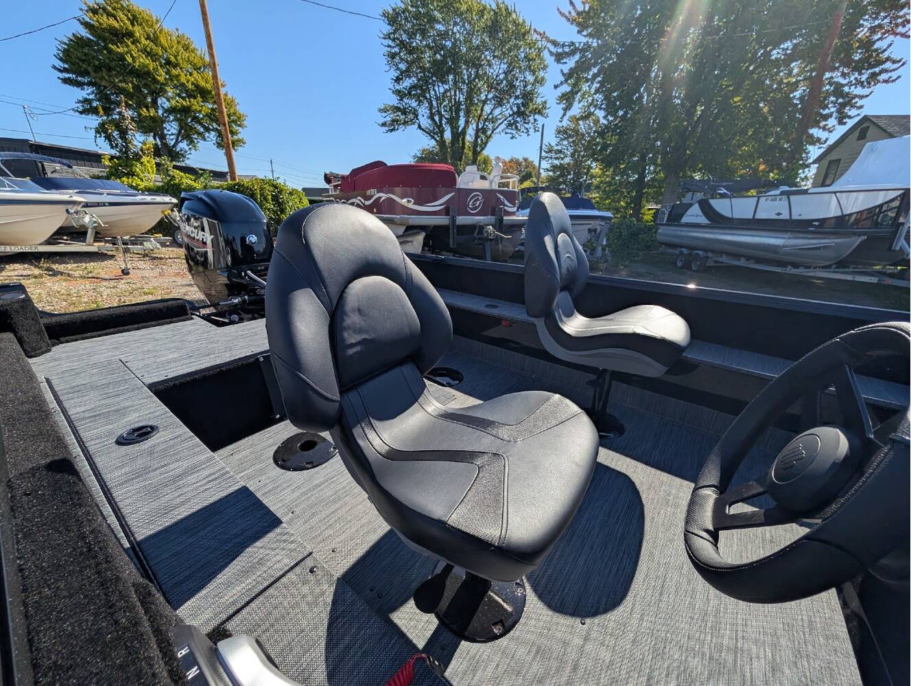 A photo of this 2026 Starcraft Marine Starfire 166 SC Midnight Edition
