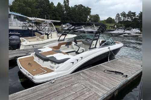 2023 Chaparral 23 SSI in moneta VA