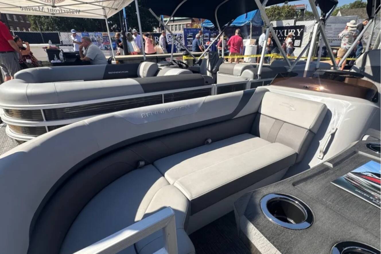 A photo of this 2024 Bennington 23SXSRC
