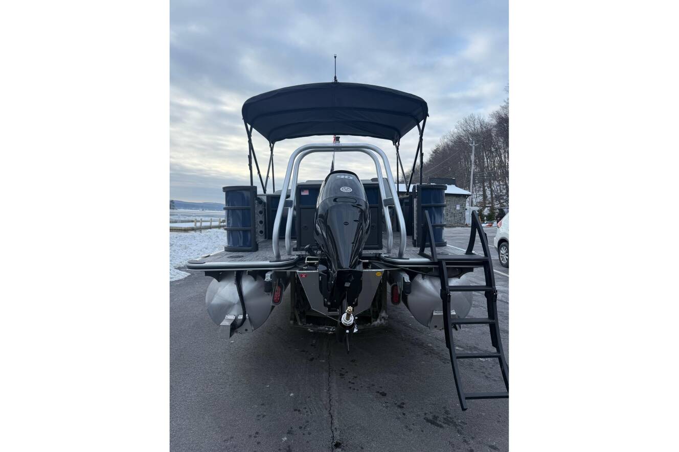 A photo of this 2026 Bentley Pontoons 200 Fish-N-Cruise
