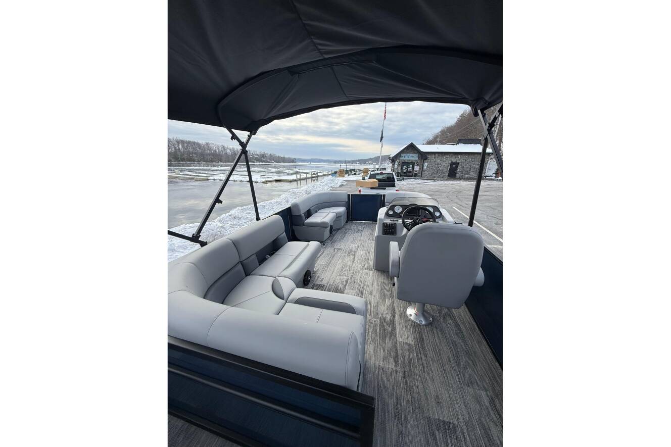 A photo of this 2026 Bentley Pontoons 200 Fish-N-Cruise