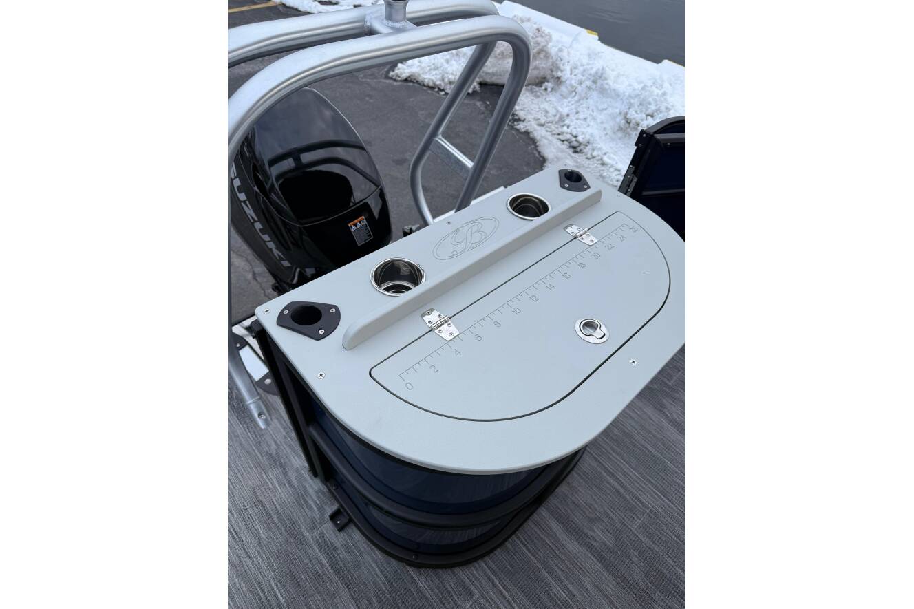 A photo of this 2026 Bentley Pontoons 200 Fish-N-Cruise