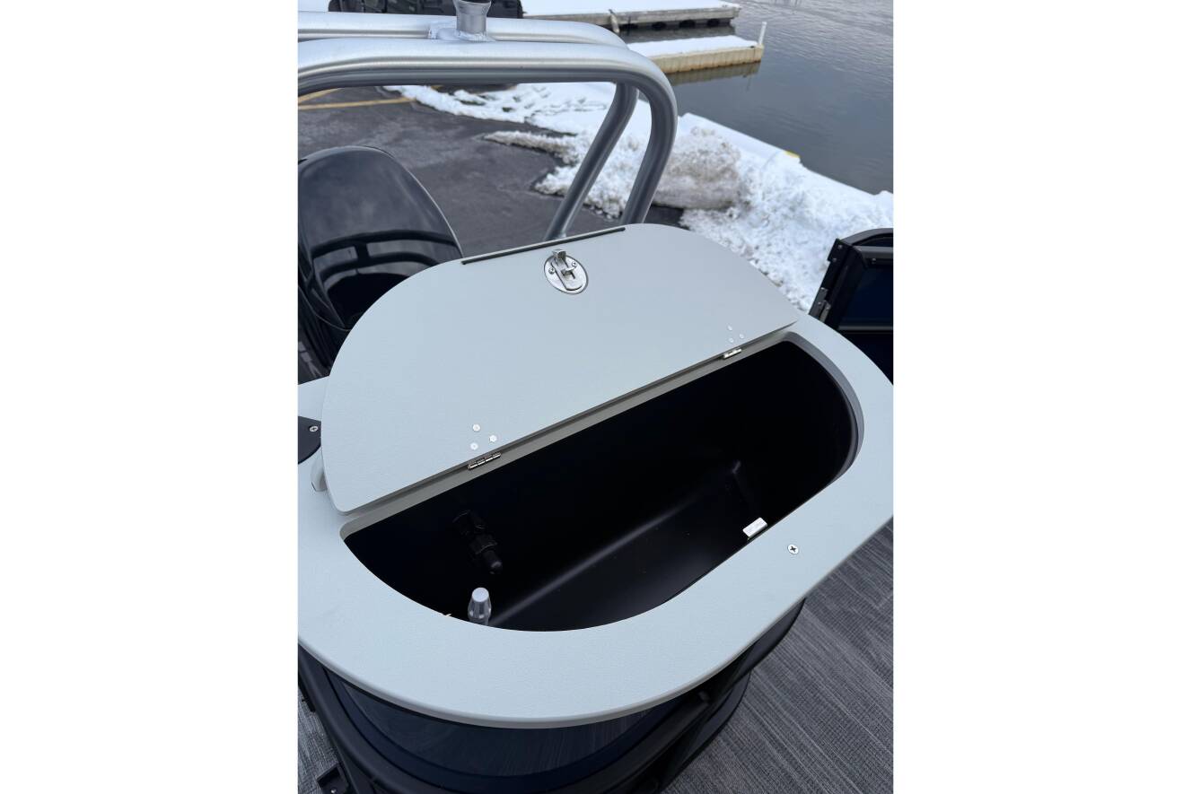 A photo of this 2026 Bentley Pontoons 200 Fish-N-Cruise