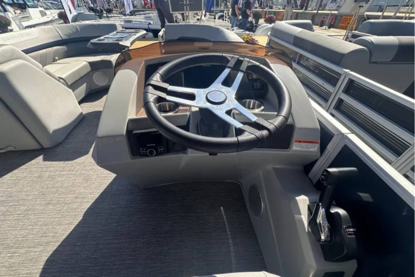 A photo of this 2024 Bennington 23SXSRC