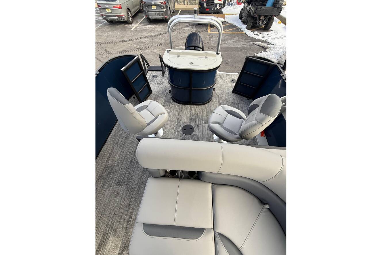 A photo of this 2026 Bentley Pontoons 200 Fish-N-Cruise