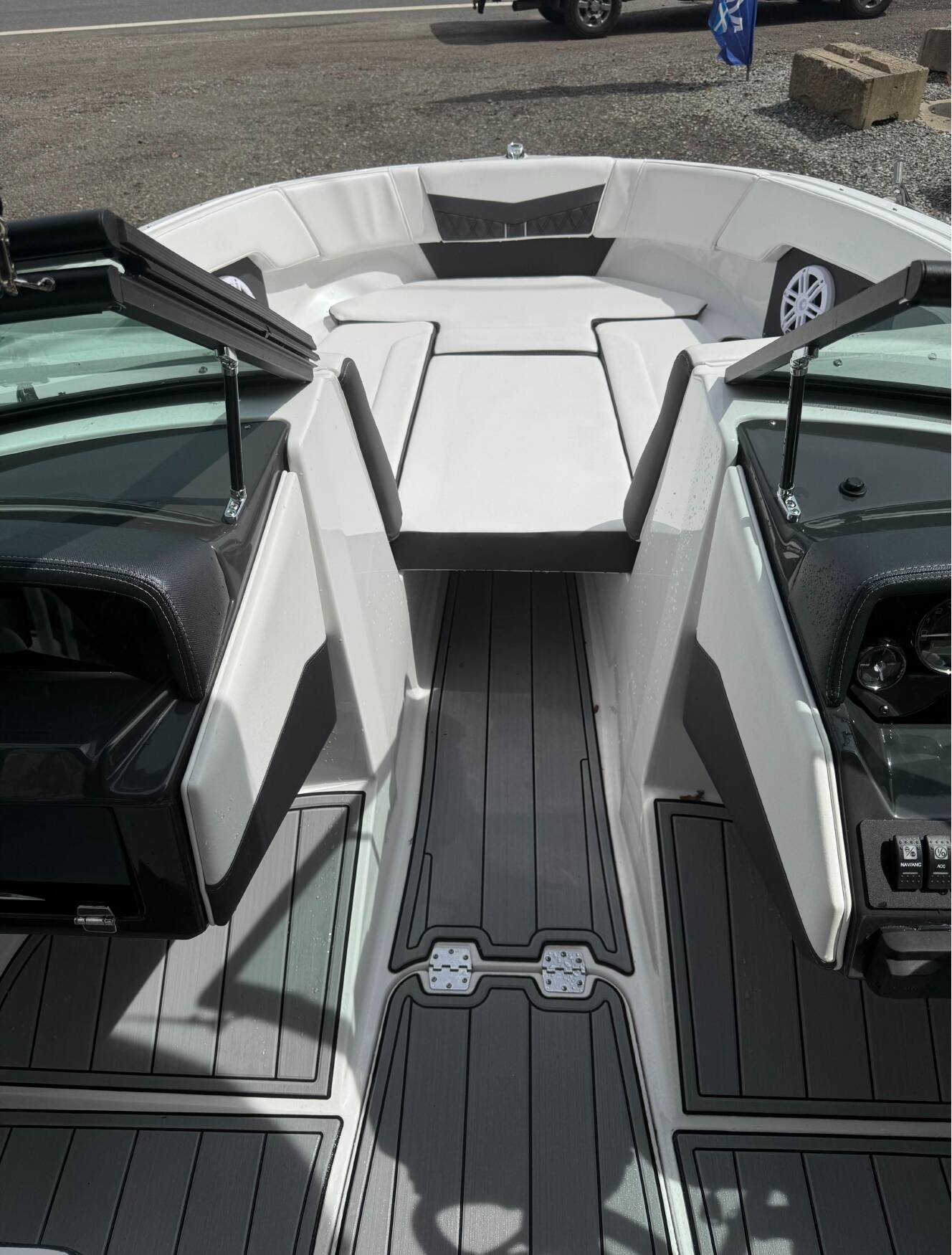 A photo of this 2025 Monterey M-205