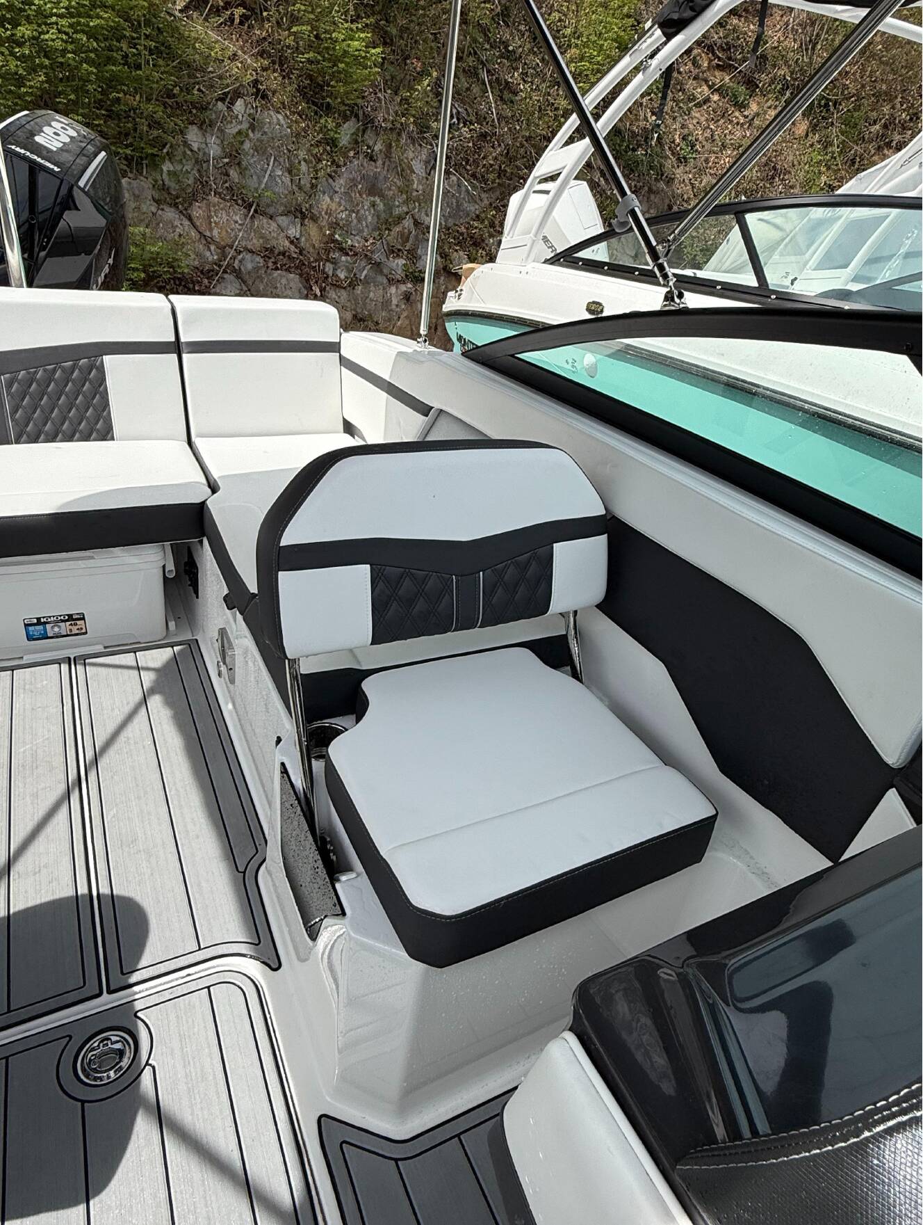 A photo of this 2025 Monterey M-205