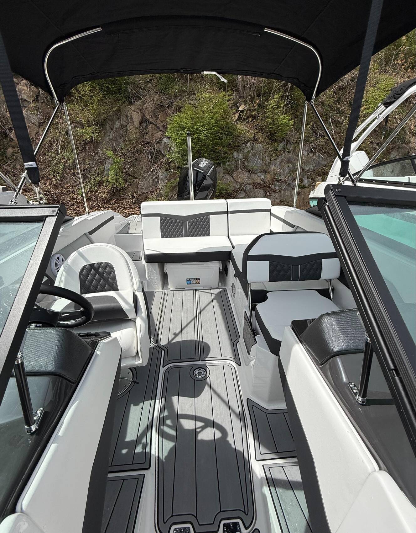 A photo of this 2025 Monterey M-205