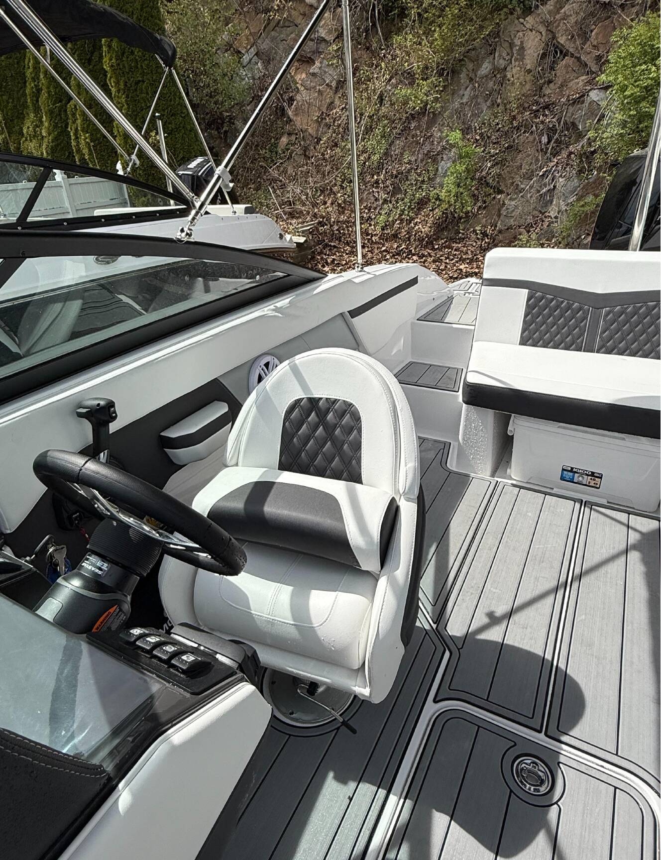 A photo of this 2025 Monterey M-205