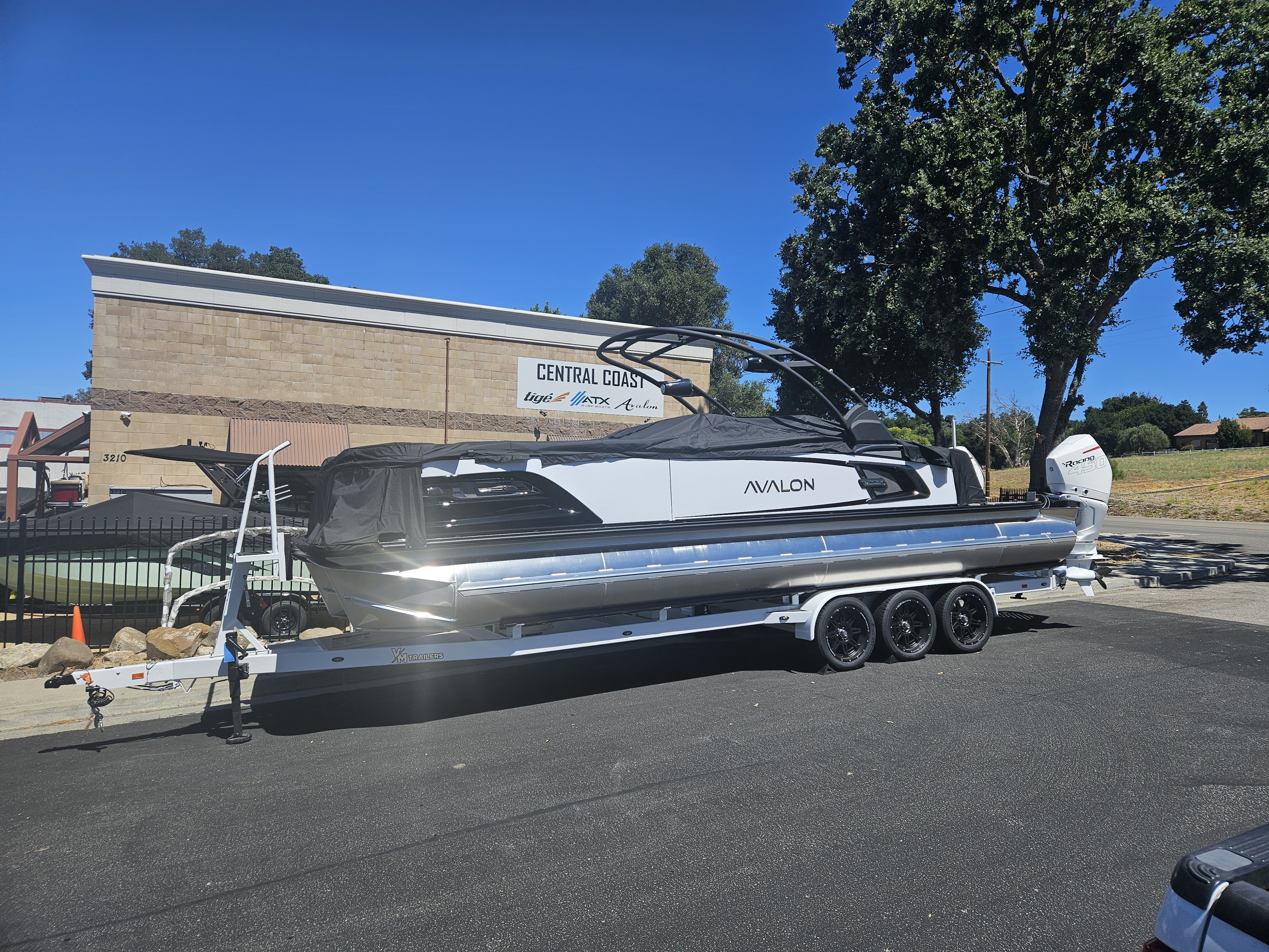 2025 Avalon Excalibur LTD Quad Lounge Windshield 27FT 25 FT in atascadero CA