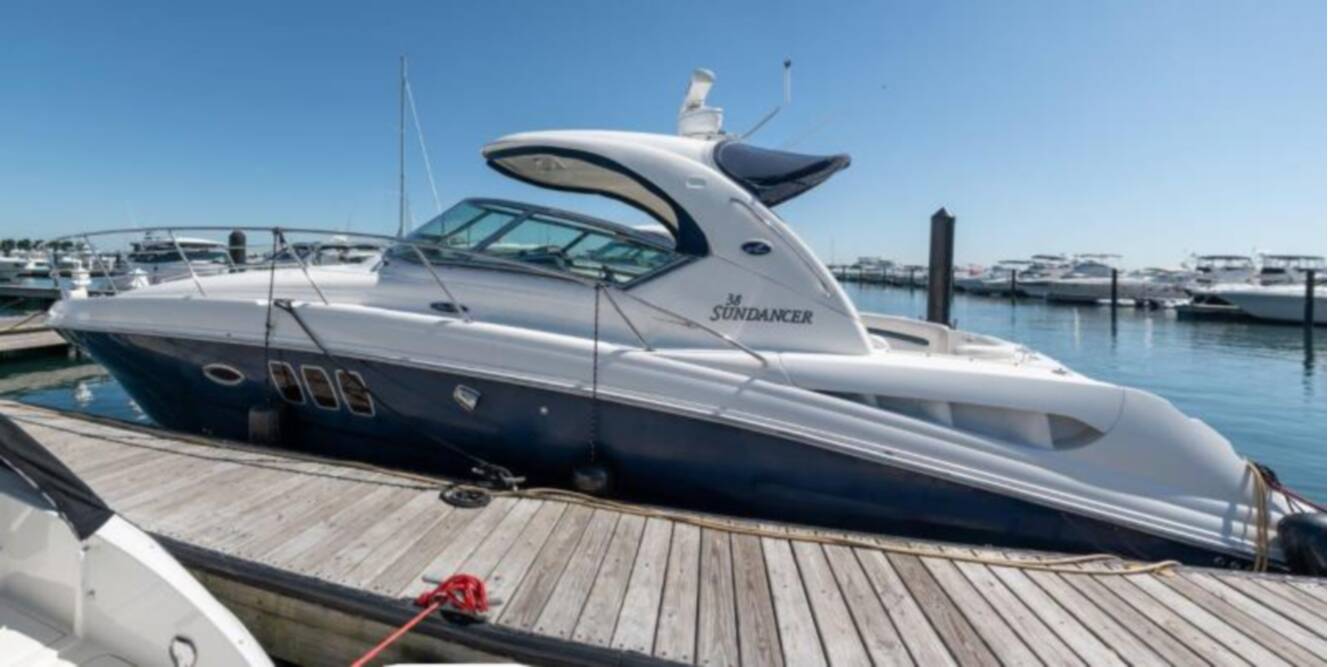 A photo of this 2008 Sea Ray 380 Sundancer