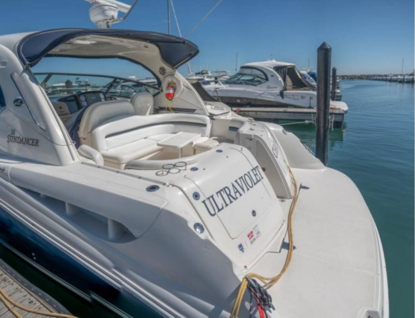 A photo of this 2008 Sea Ray 380 Sundancer