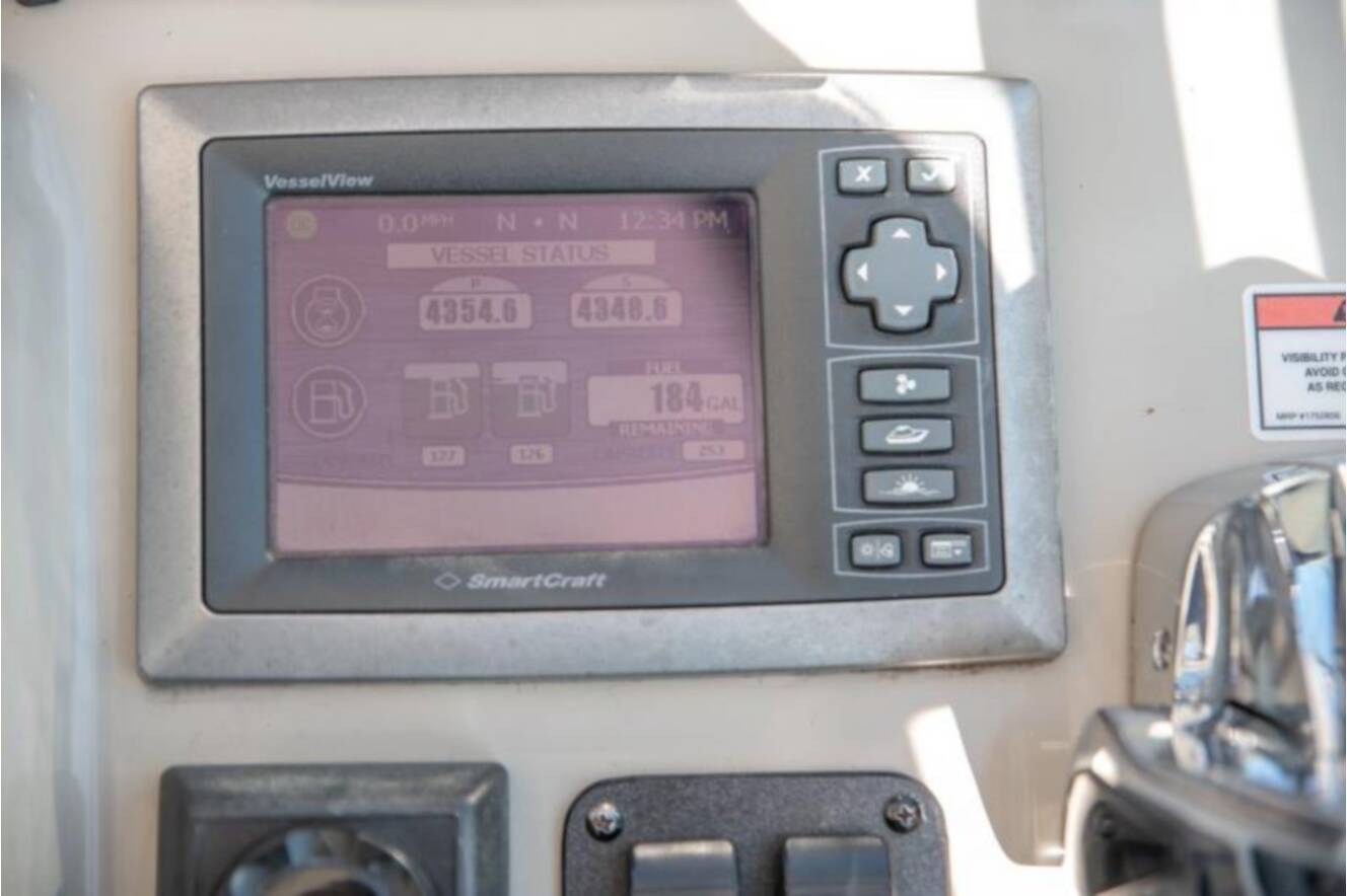 A photo of this 2008 Sea Ray 380 Sundancer