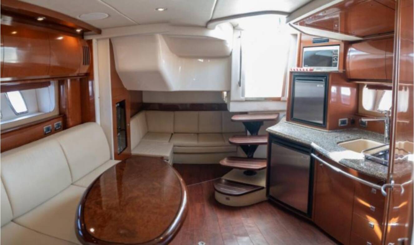 A photo of this 2008 Sea Ray 380 Sundancer