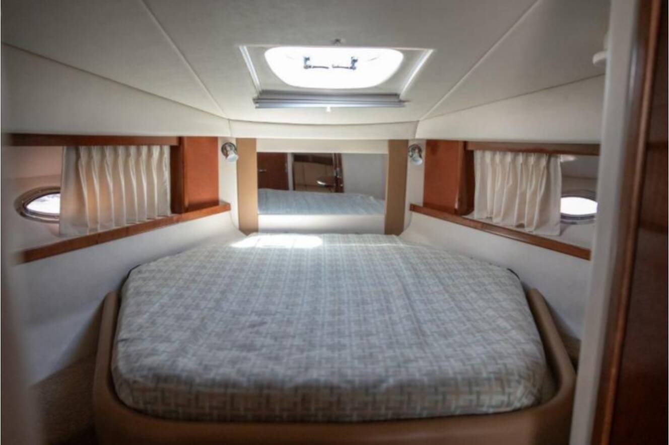 A photo of this 2008 Sea Ray 380 Sundancer
