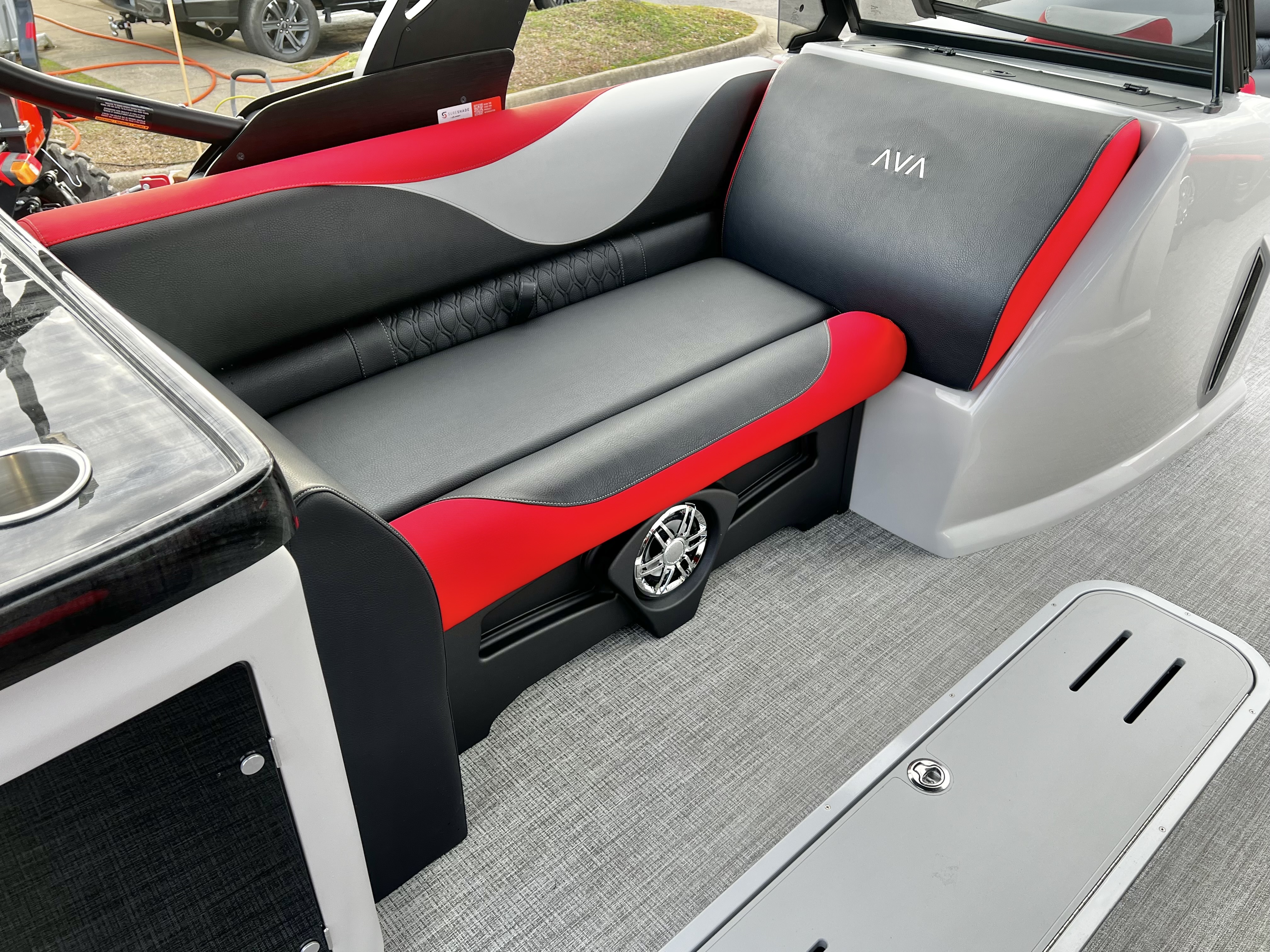 New 2026 Avalon Lsz 23' Elite Windshield Triple-Toon 23 Ft For