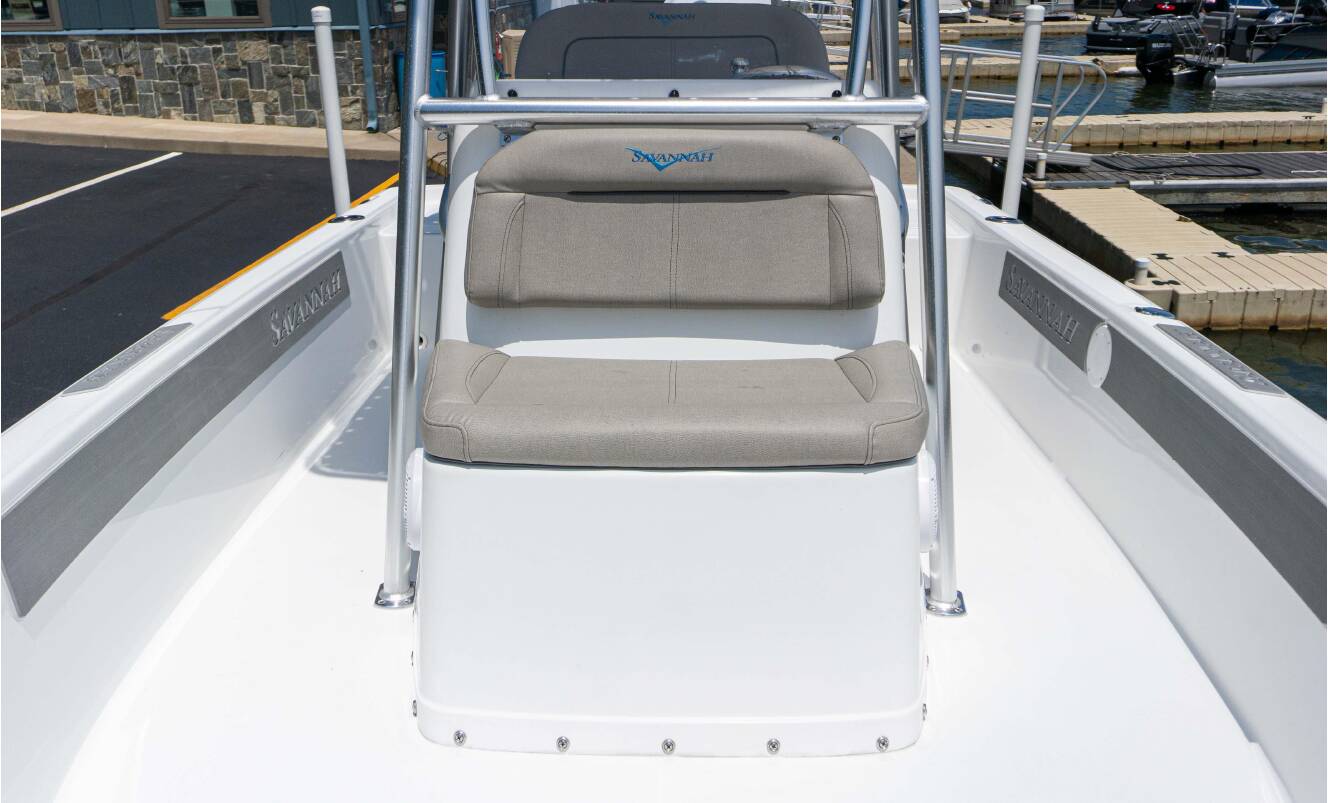 A photo of this 2023 Savannah 190 IS