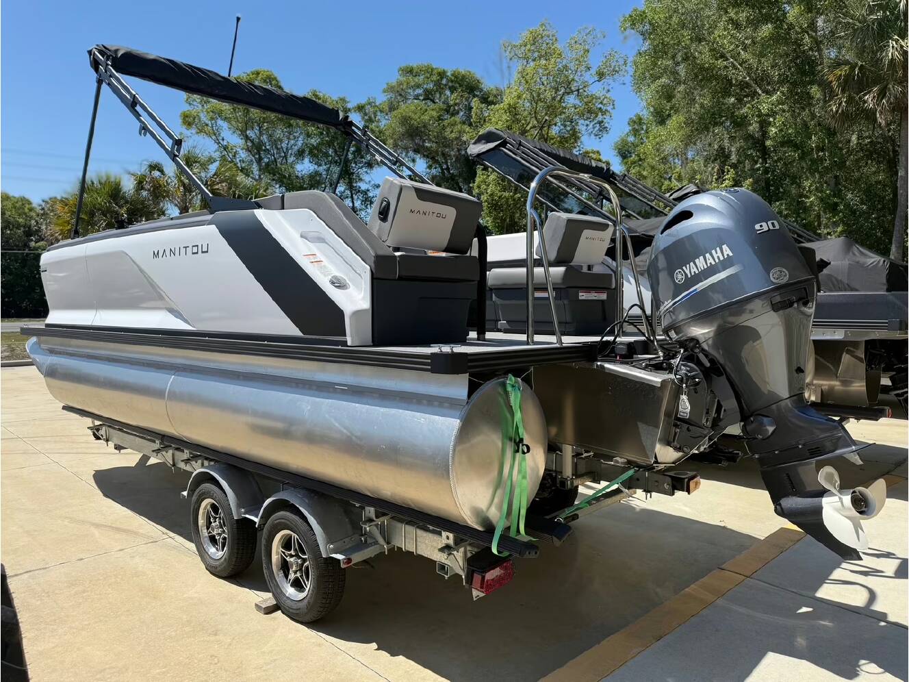 A photo of this 2025 Manitou Pontoon Cruise 20 Bench Twin Tube