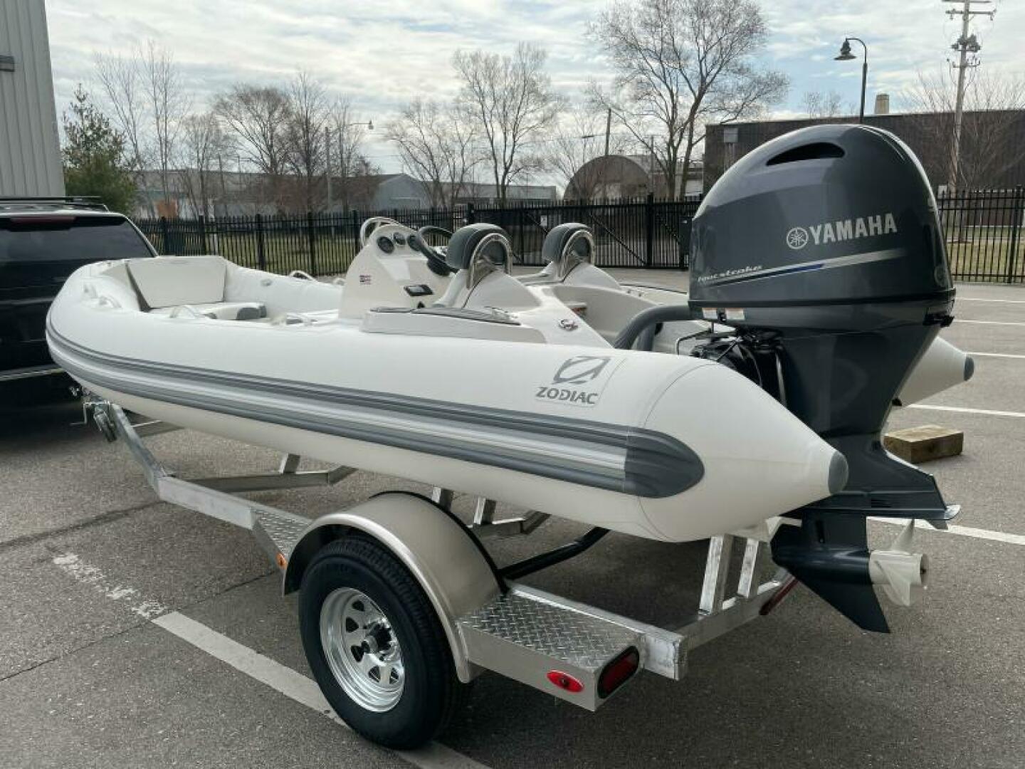 2025 Zodiac Yachtline 490 Deluxe NEO in grand haven MI
