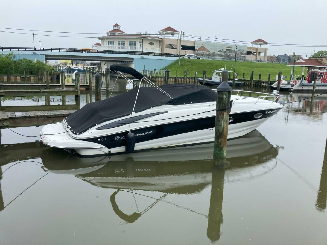 A photo of this 2011 Crownline 286 SC