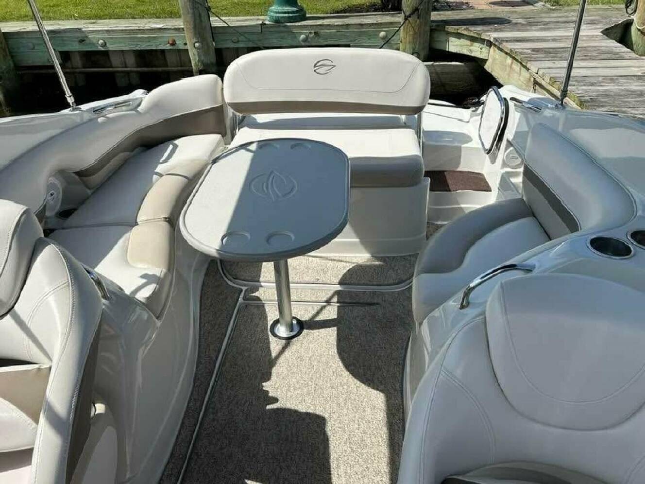 A photo of this 2011 Crownline 286 SC