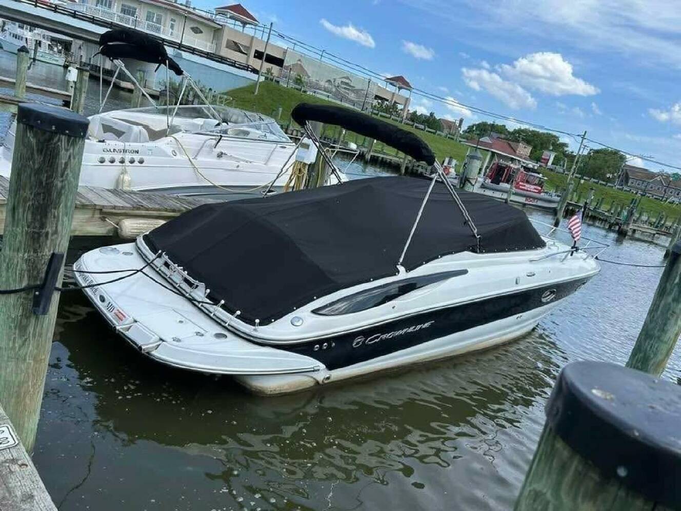 A photo of this 2011 Crownline 286 SC