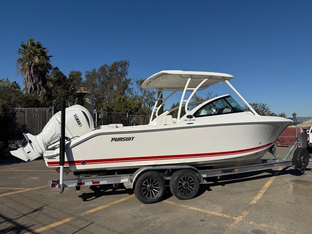2025 Pursuit DC 246 NAN in newport beach CA