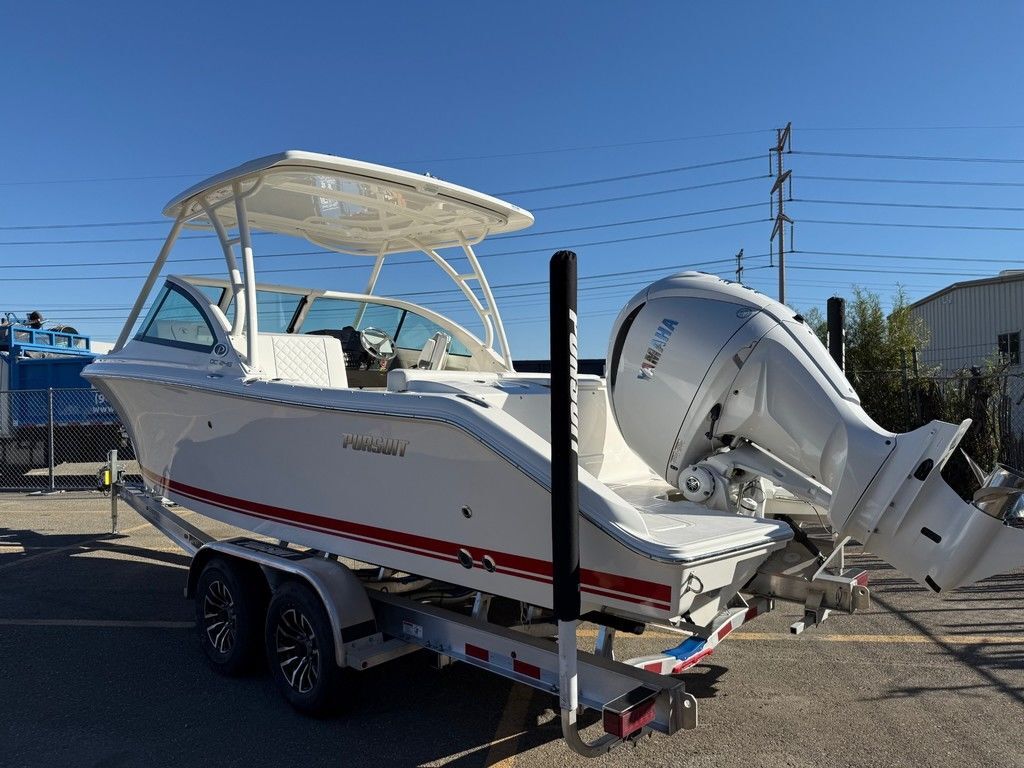 2025 Pursuit DC 246 NAN in newport beach CA